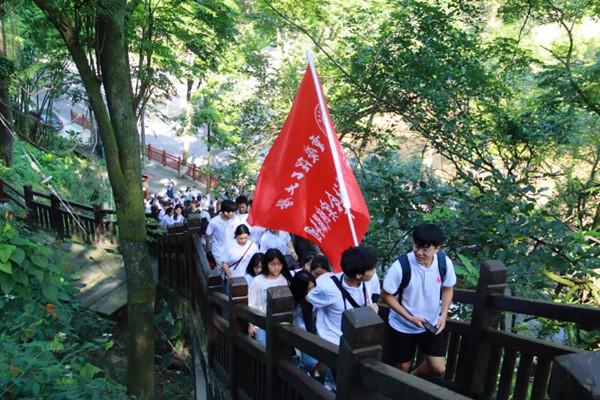 解疑答惑,尽在天津市第一中学的学生以695分被同济大学录取,背后有着怎样的感人故事?!